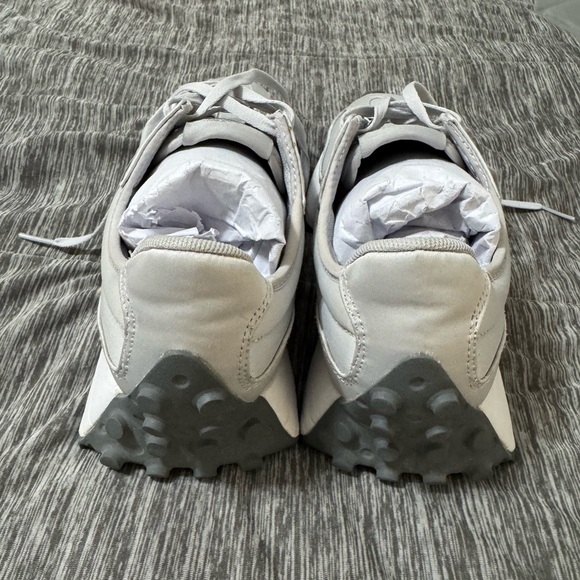 New Balance 327 - Picture 4 of 5